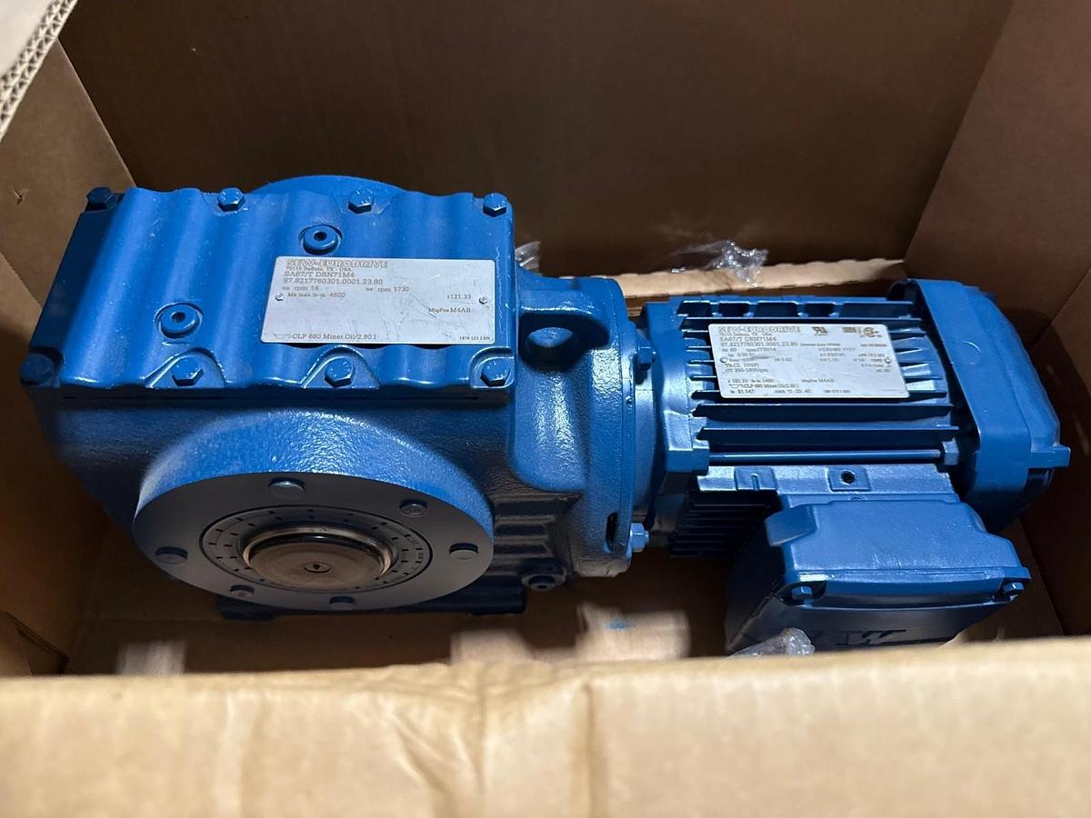 Used SEW-EURODRIVE GEAR MOTOR 2YAB MOD SA67/T DRN71M4 1730 TO 14 RPM .5 HP 230/460