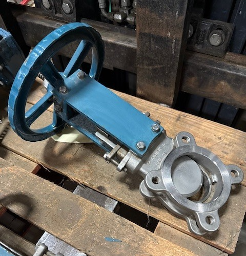 Used DEZURICK 3" 150 LB LUG KNIFE GATE VALVE MODEL KGN-MSU MC 9633562 316SS BODY DISC
