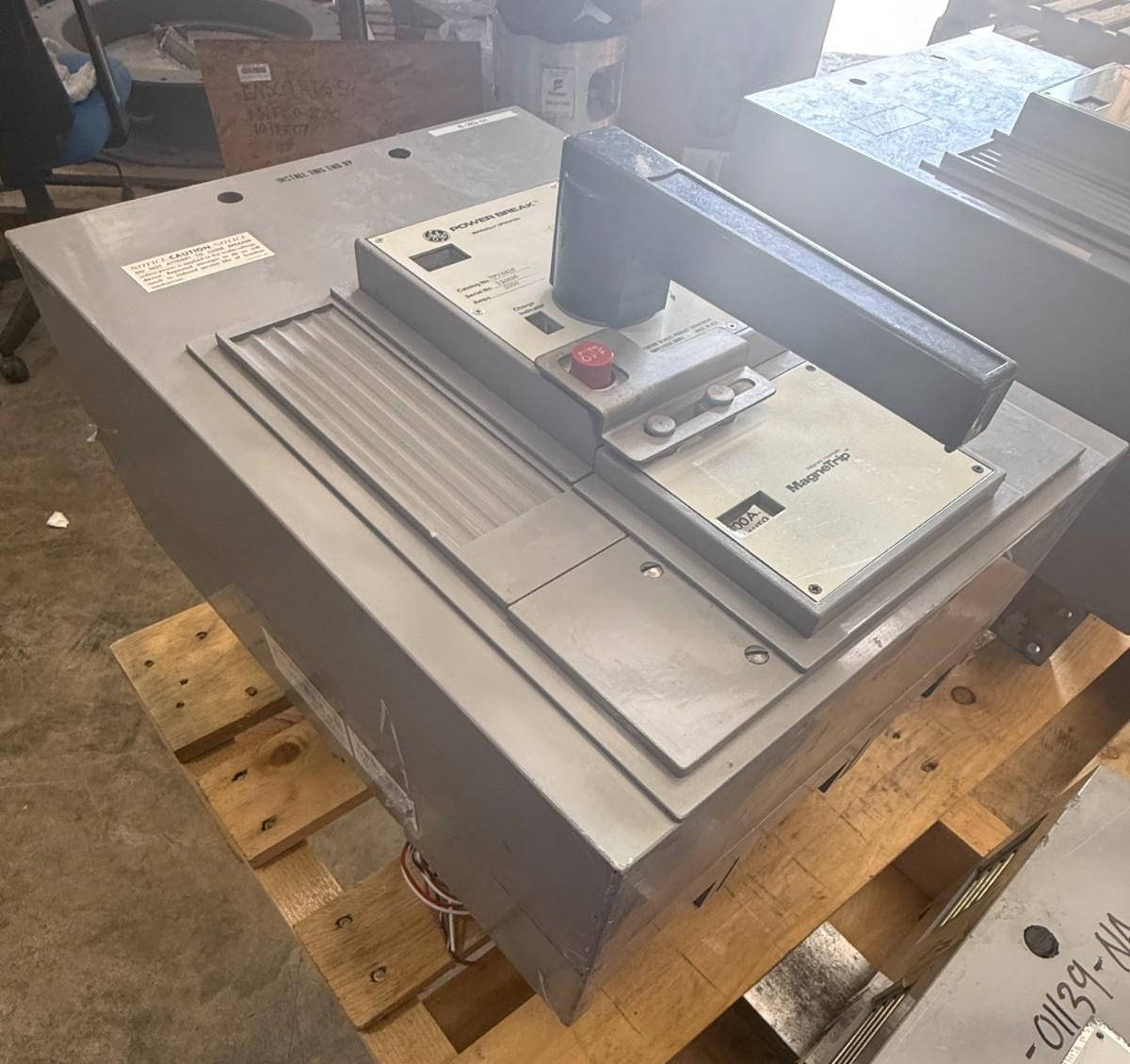 Refurbished General Electric 2000 AMP Power Break I BREAKER MODEL TPY6620  W MagneTrip 2YX1