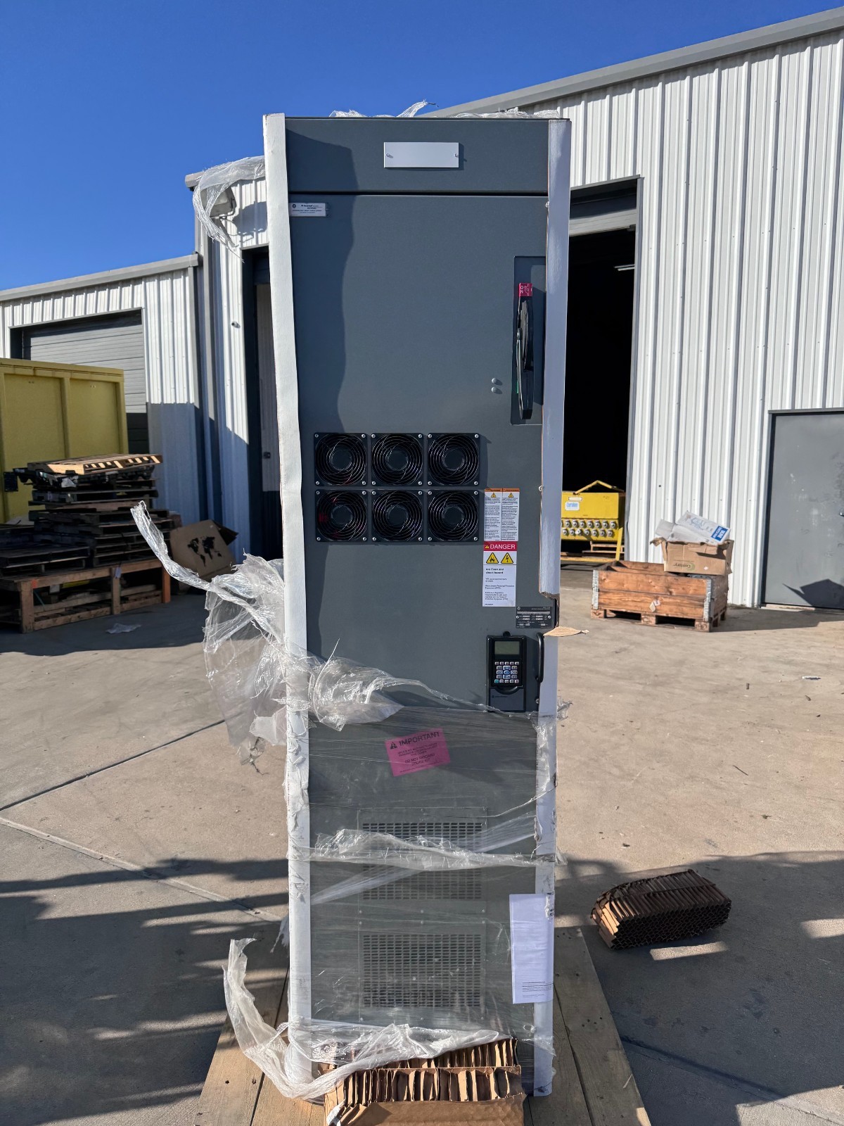 MOTOR CONTROL CENTER ABB MCC2100-FBLK-1 600 AMP VA12D  CAT # 6503975784/100