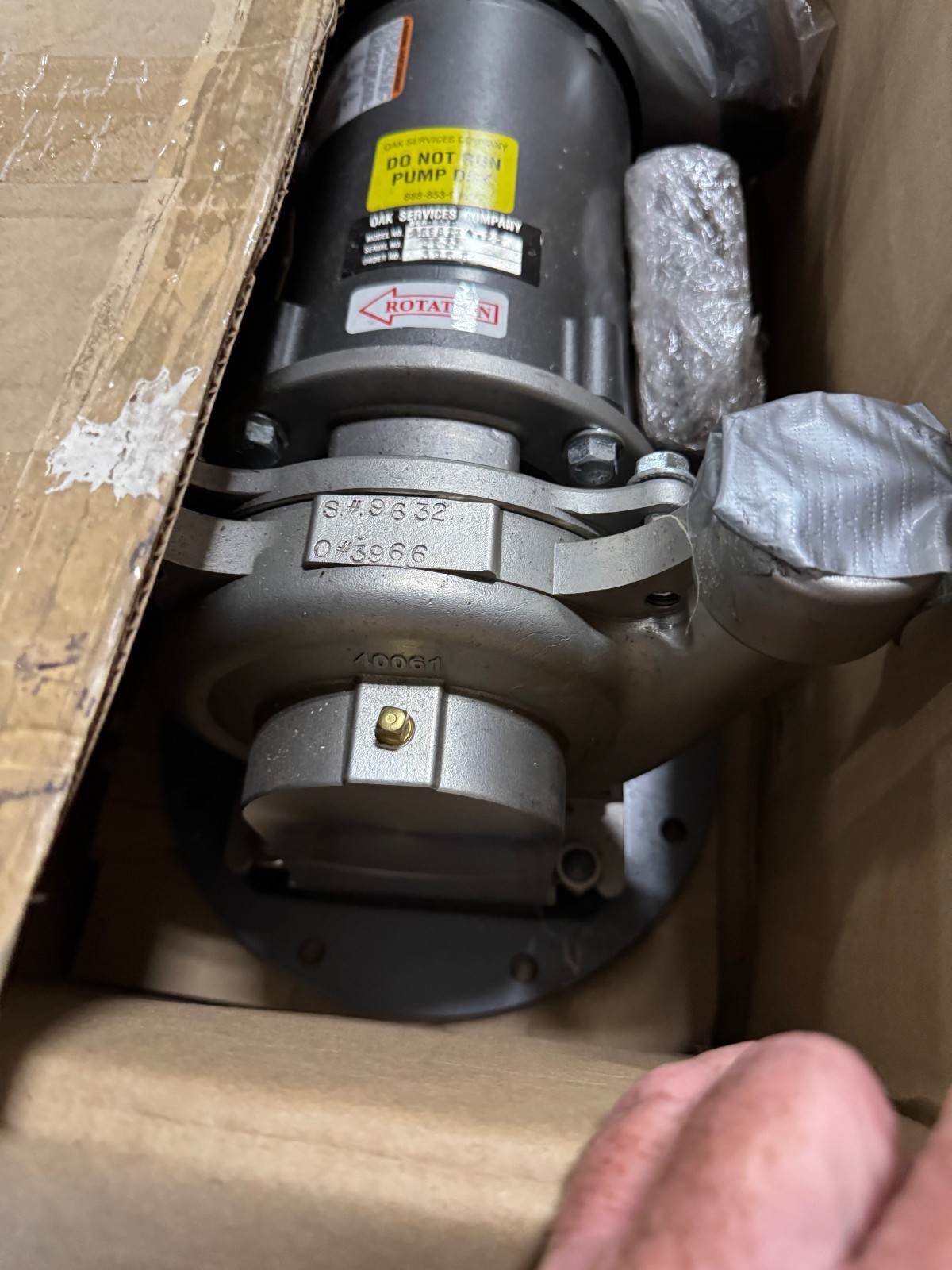 OAK SERVICES CONDENSATE PUMP VA18B MODEL AR662 X 4.25 11/2" THD SS BODY 1/2 HP
