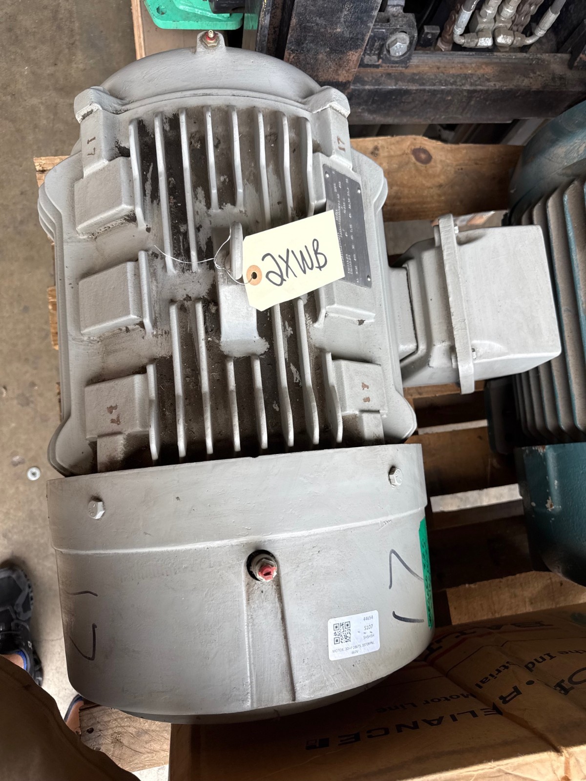 SIEMENS INVERTER DUTY MOTOR 30 HP MODELSD100IEEE 2XWB 3525 RPM 460 V 3 PH 35 A