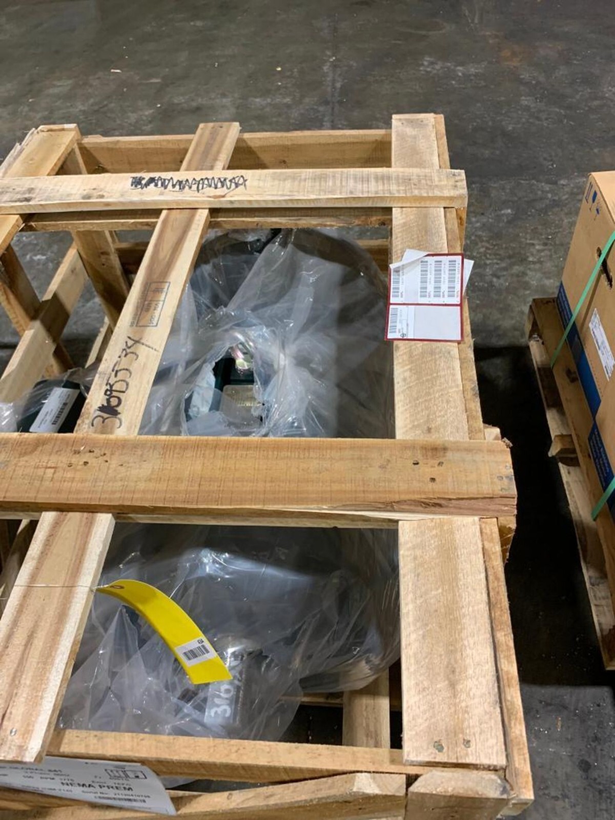 TOSHIBA 100-HP ELECTRIC MOTOR, 1775 RPM, 460 V, 3 PH, FR: 405TS NEW IN CRATE