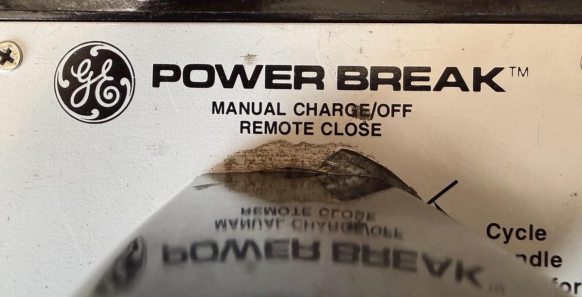 Refurbished GE 1600 AMP Power Break I Breaker MODEL TPR5616QARHC 1600A TRIP FULL SZ FRAME CAT TPY5616 TRIP PLUG AND AUX A B 24VUVR