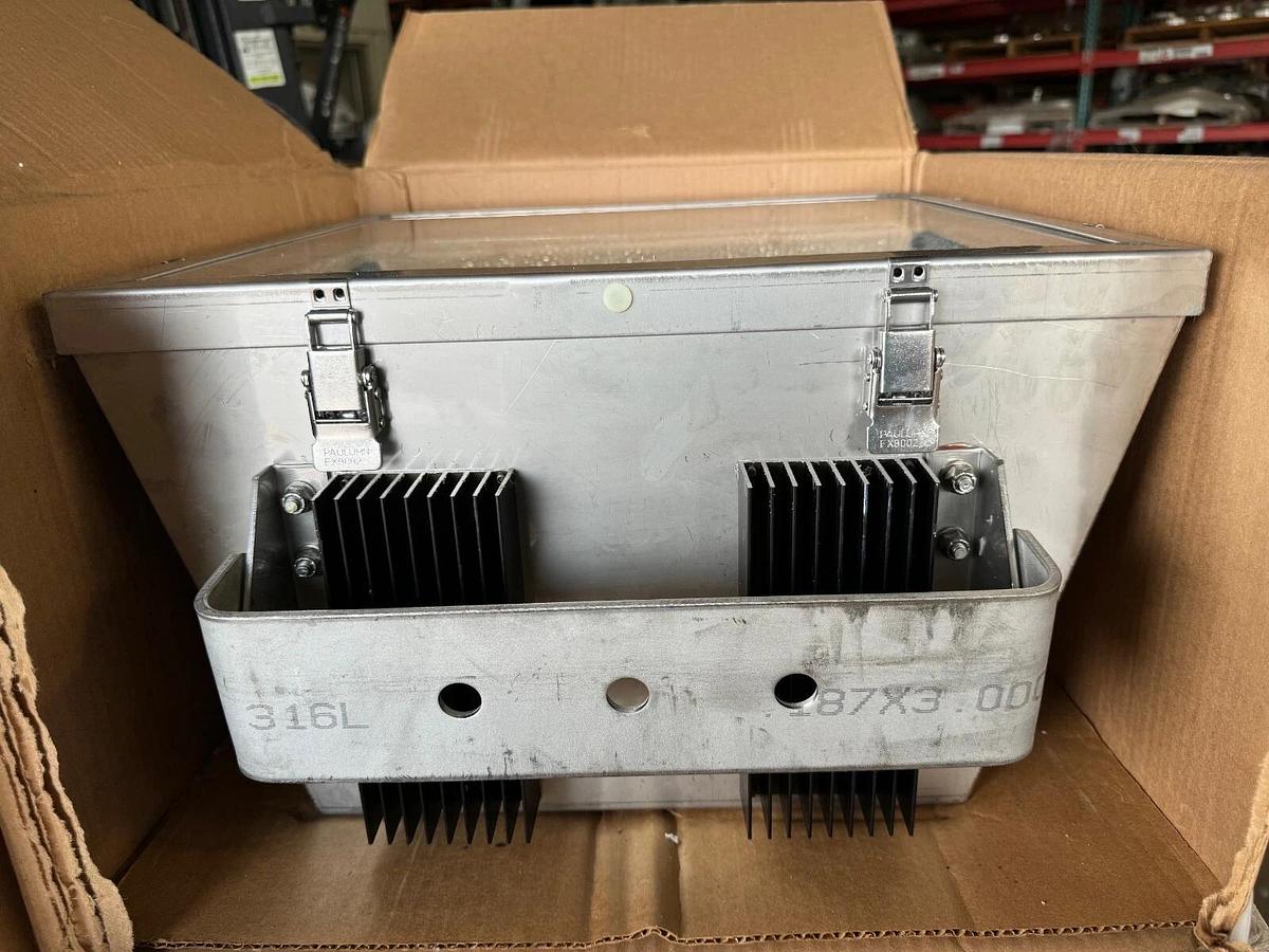 Flood Light COOPER PAULHN NHIDPS4IB EXPLOSION PROOF 400 WATT STAINLESS