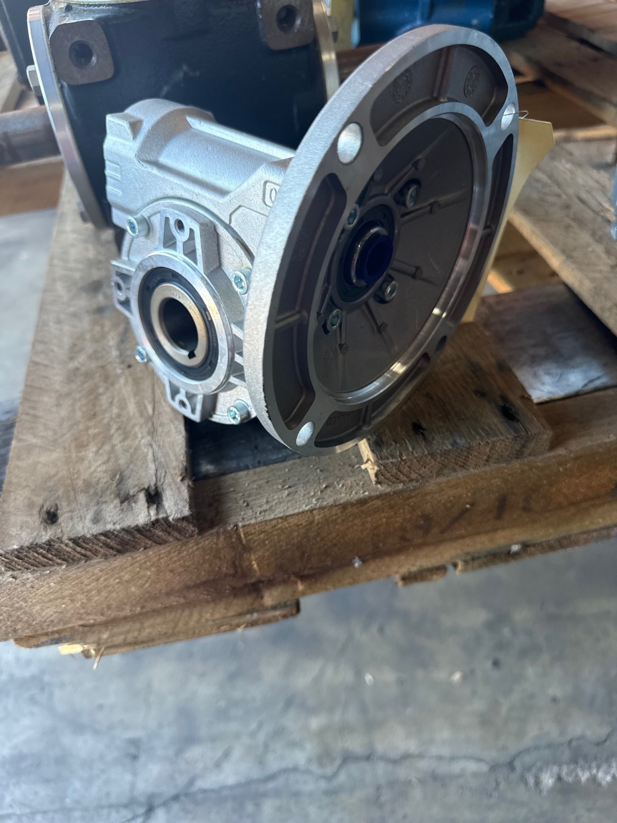 REGAL SPARTAN GEAR REDUCER 1XQH MODEL AL505100/1A56C1.000 1750 RPM .295 HP 100 T
