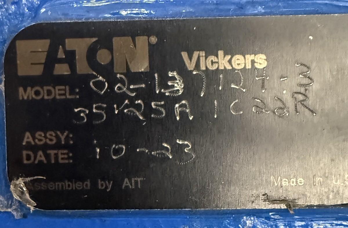 EATON VICKERS MODEL 02-137124-335 / 25AIC22R  Hydraulic Single Vane Pump 