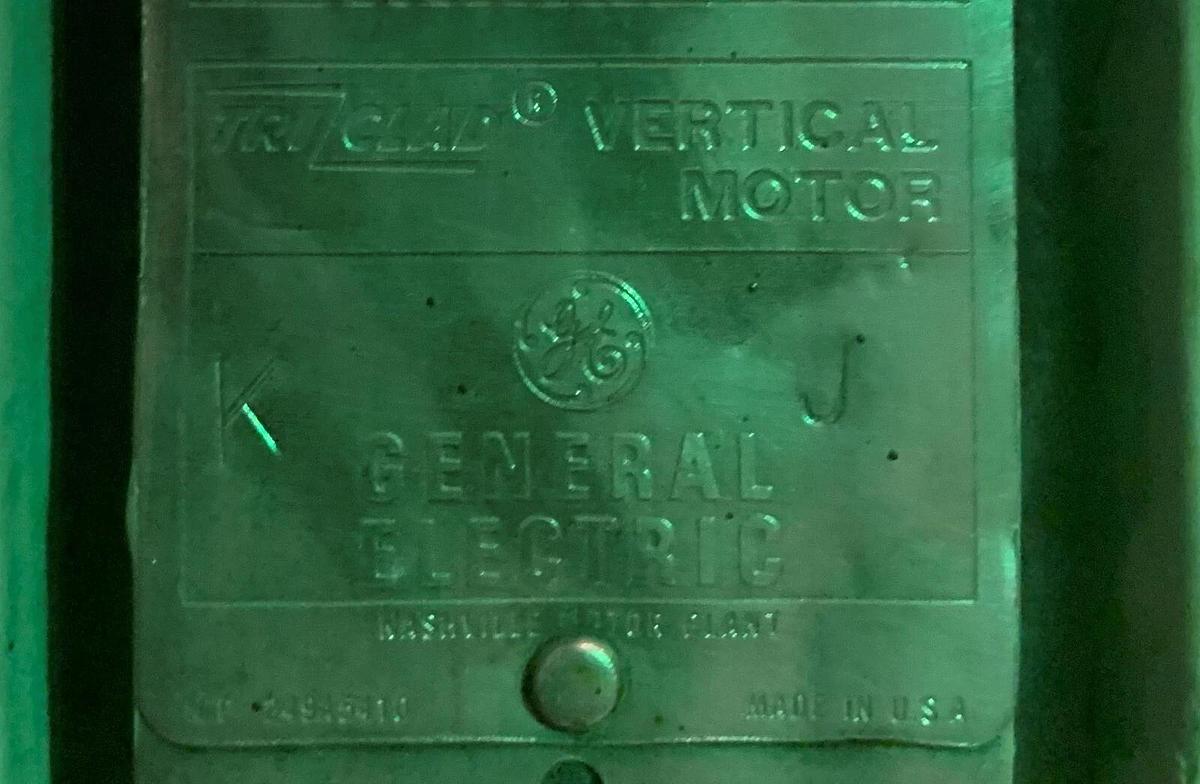 MOTOR Electric 40 HP GE Vertical Mounted Tri Z clad GE 5K3224ST115