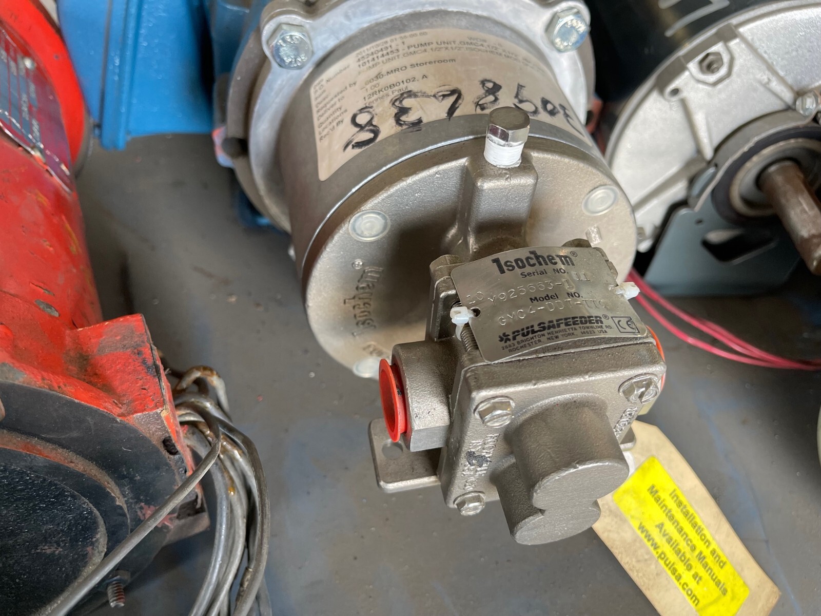 ISOCHEM 1/2" CHEMICAL PUMP W 1.5 HP WEG MOTOR 1755 HP 230/460 V GMC4DDT