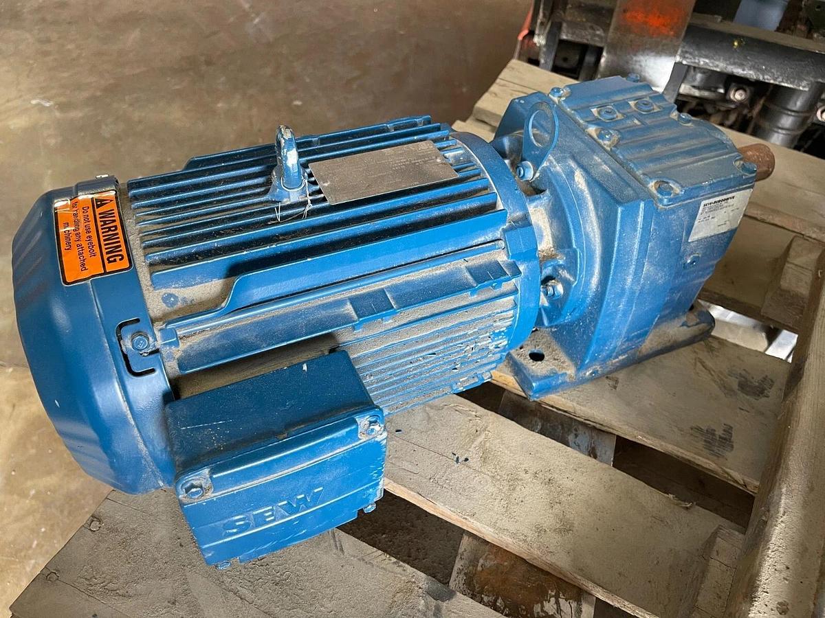 Sew Eurodrive 3 HP Gearmotor R57 DRN100LM4 1762 - 53 RPM