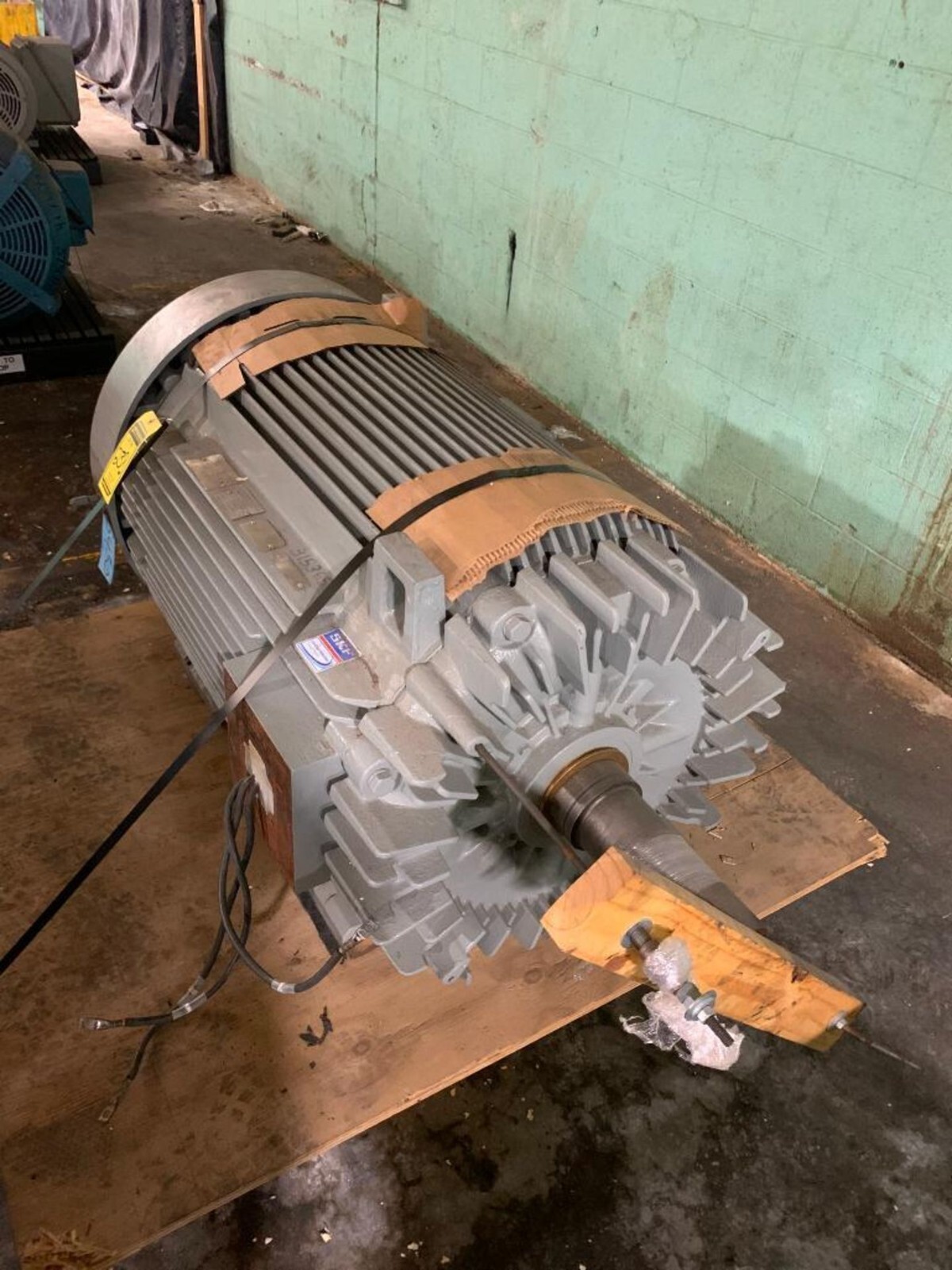 GE 250 HP ELECTRIC MOTOR 1190 RPM 2300 V 3 PH FR 509L MOD 5KS509SN3413