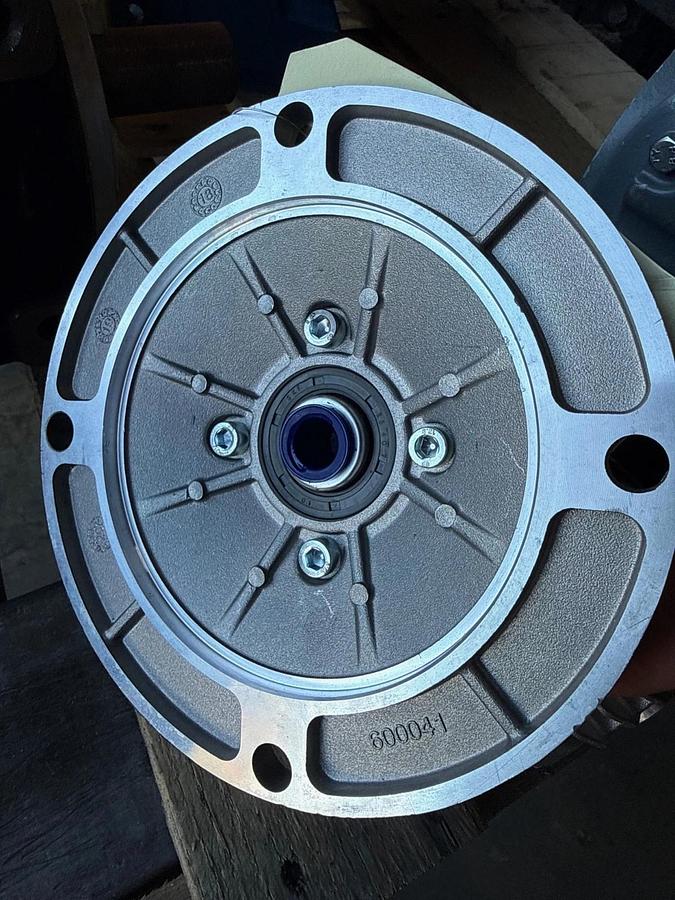 REGAL SPARTAN GEAR REDUCER 1XQH MODEL AL505100/1A56C1.000 1750 RPM .295 HP 100 T