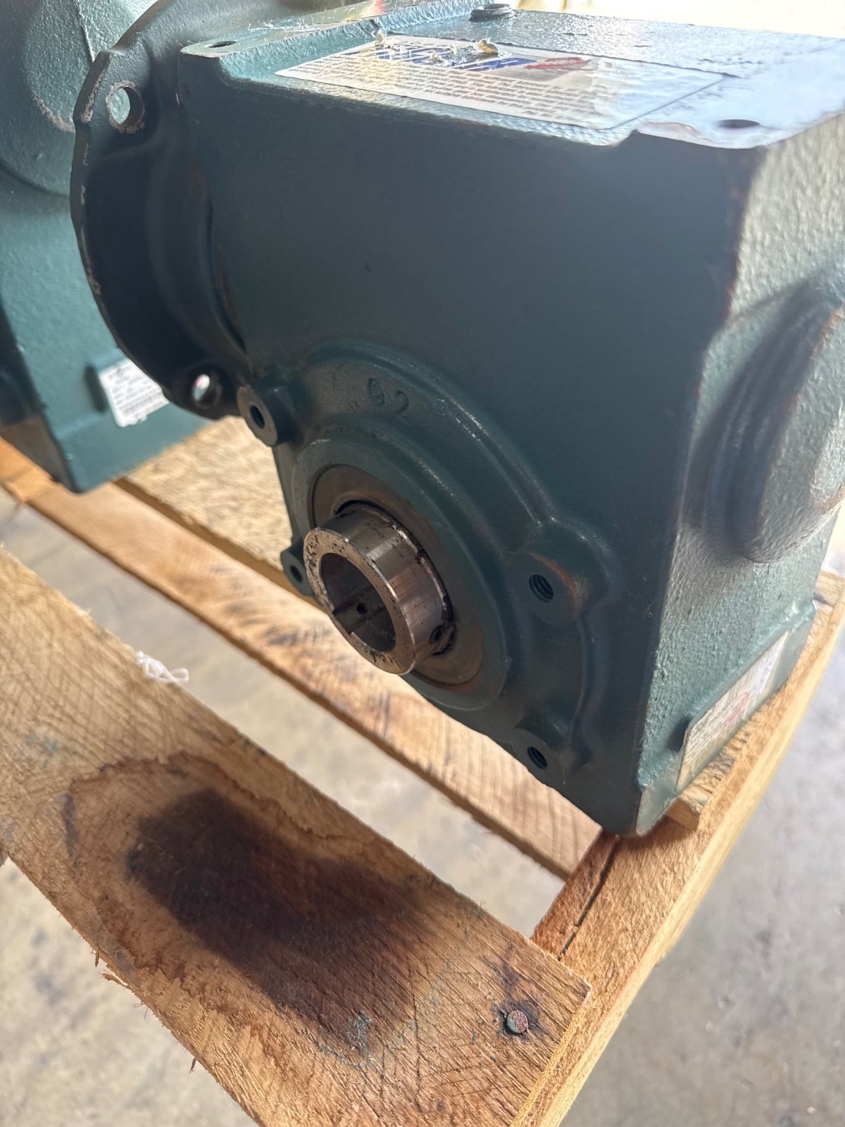 TIGEAR/2 BALDOR GEAR REDUCER 1XTA 1XPH MODEL 26Q20H14 1750 RPM 20 TO 1 RATIO