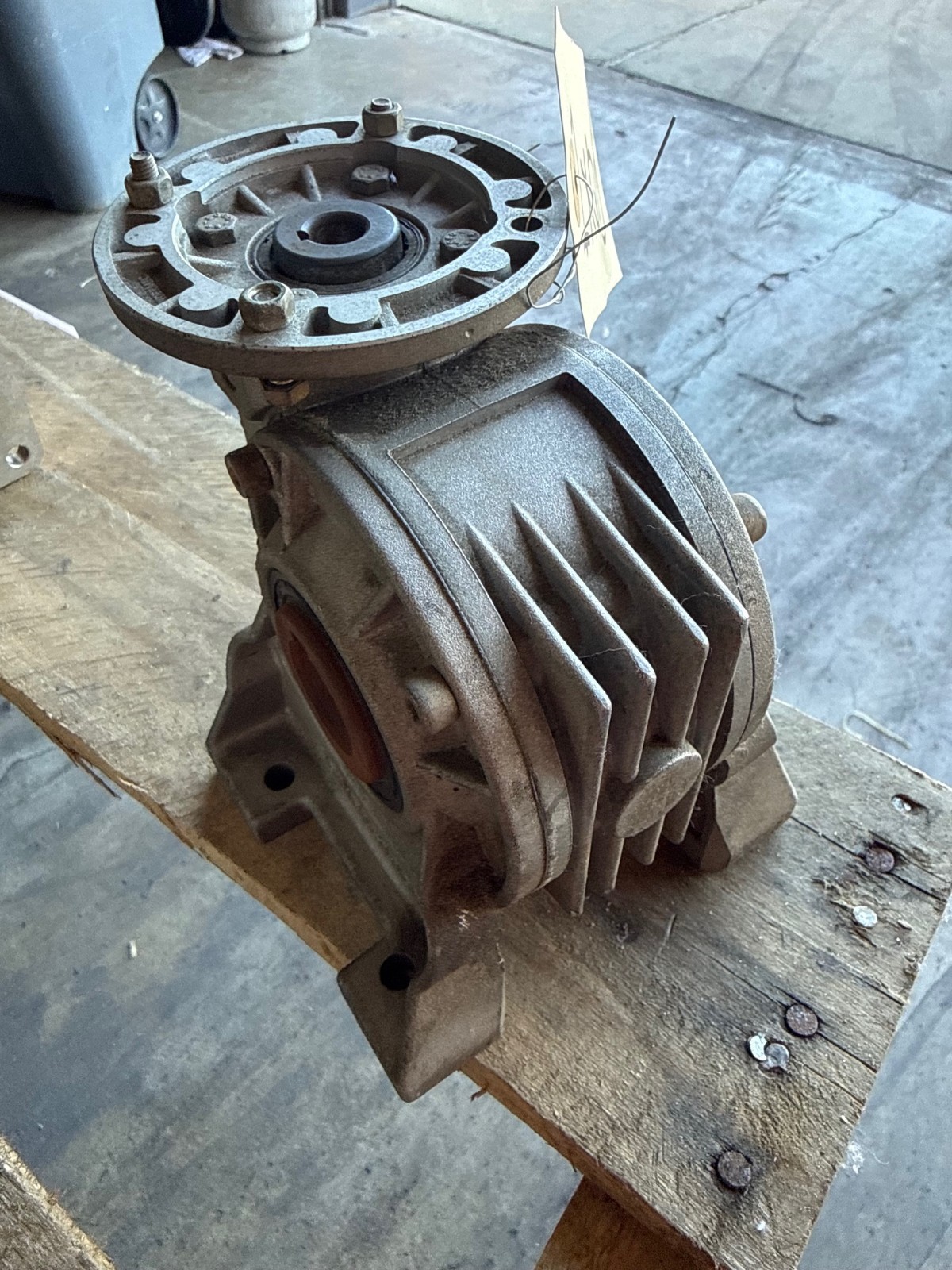 SE ENCORE WINSMITH GEAR REDUCER 1XPI MOD E-24MDNS31000C1 1750 RPM 15 TO 1