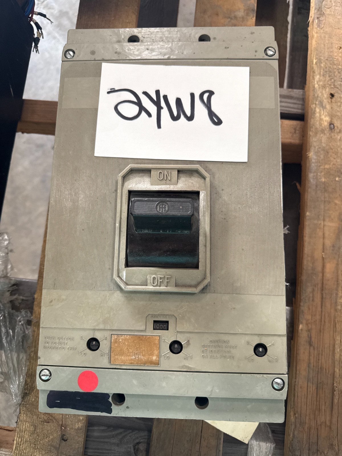 Refurbished ITE 1000 AMP BREAKER MODEL HP3-M100 TYPE ETM 1000 AMP SHUNT TRIP NO. 2YW8