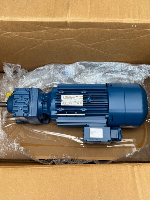 SEW-EURODRIVE GEAR MOTOR MOD R37DRE100LC4BE5HR/ASB4/TH 1750 TO 346 RPM 5 HP