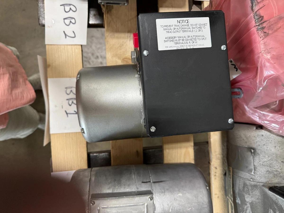 Honeywell Actionator Motor M740A 1020 BB1 120 V AC 1 PHASE