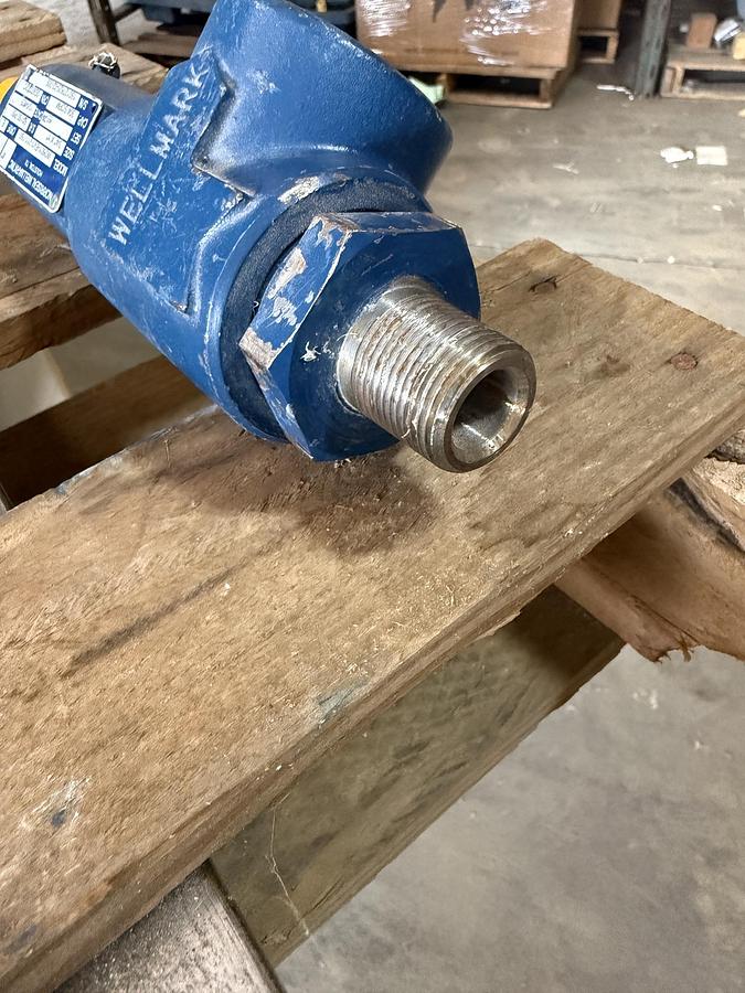 Refurbished NORRISEAL WELLMARK W2601 3/4" M X 1" F RELIEF VALVE