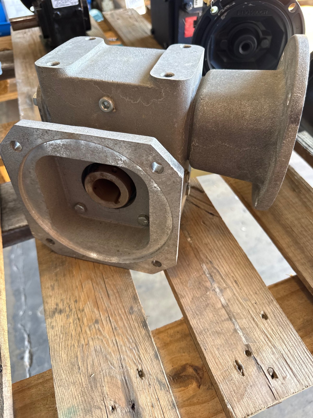 ELECTRA GEAR GROVE GEAR REDUCER 1XVE MOD FHM821-5-HL-56-19 1750 RPM IN 5 TO 1 RA