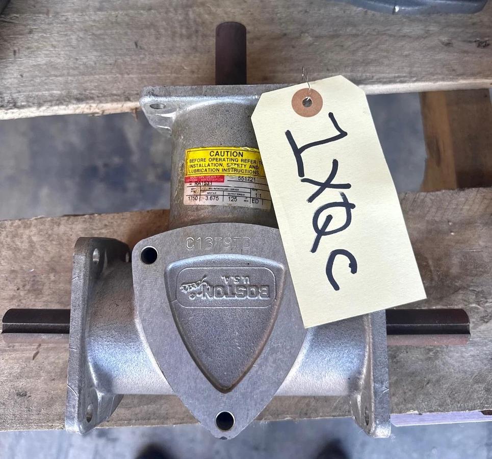 BOSTON GEAR GEAR REDUCER 1XQC MOD RA1531 3.675 HP 1750 RPM IN 1 TO 1 RATIO