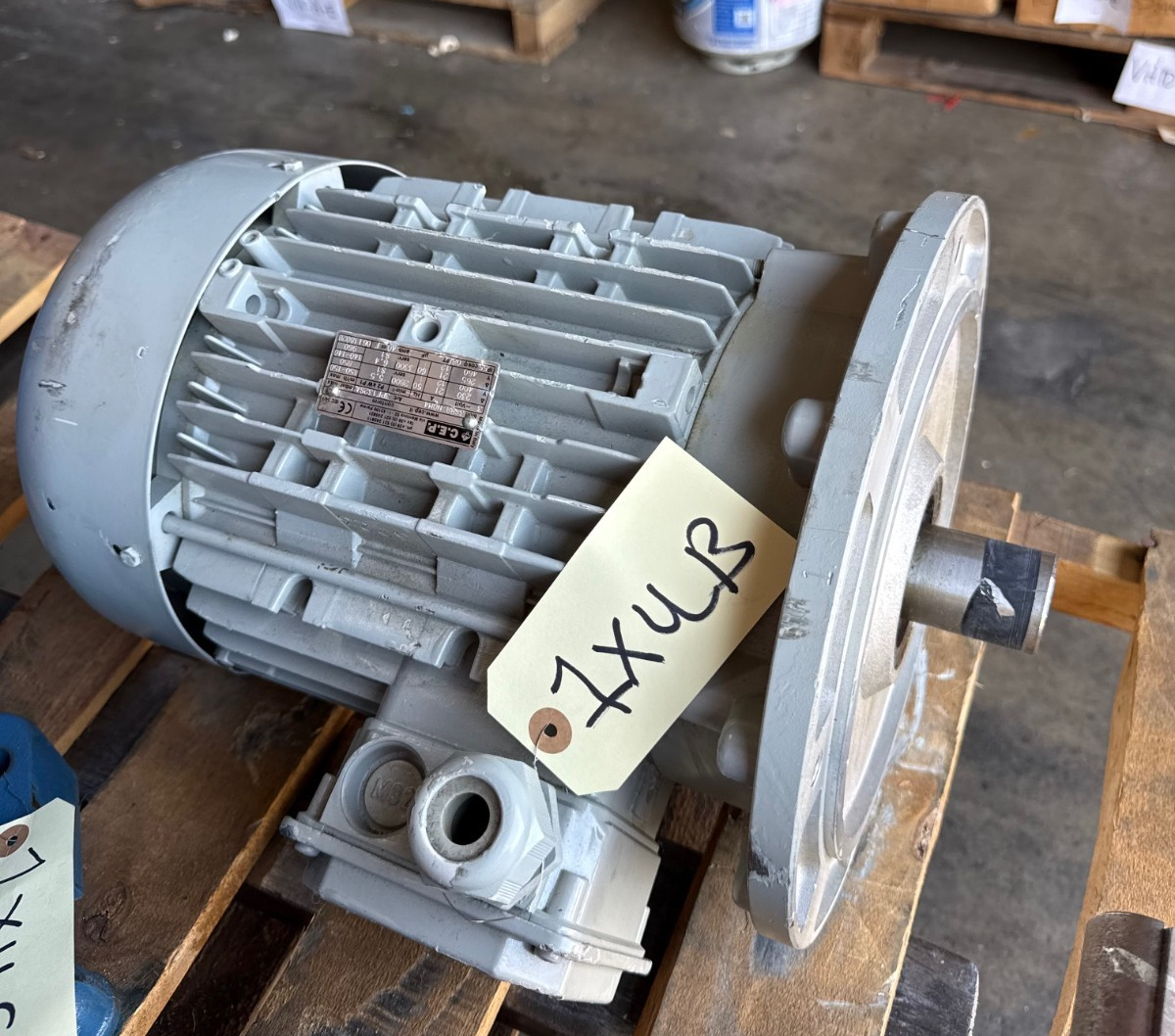 C.E.P. ELECTRIC MOTOR 6 HP MODEL 3SB8 NOM4 1XUB RPM 230/460V 3 PH 5.5/6.4 AMP