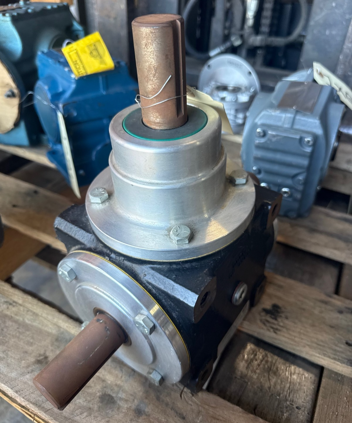 VON RUDEN RIGHT ANGLE GEAR BOX 1XQG 1 TO 1 RATIO MODEL 90-696 EG 1:1 ST
