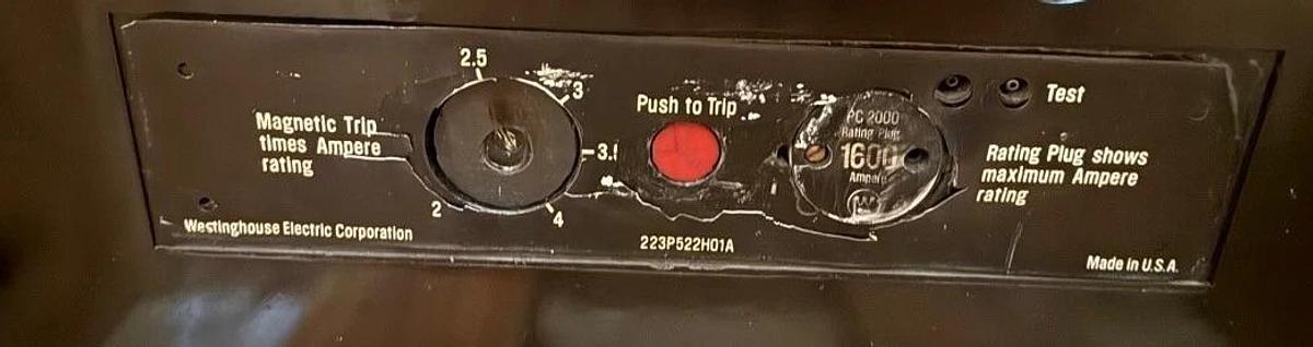 Refurbished Westinghouse 2000 AMP BREAKER PC2000 600 V 3 POLE 50/60 HZ 1600 AMP PLUG 2YV7