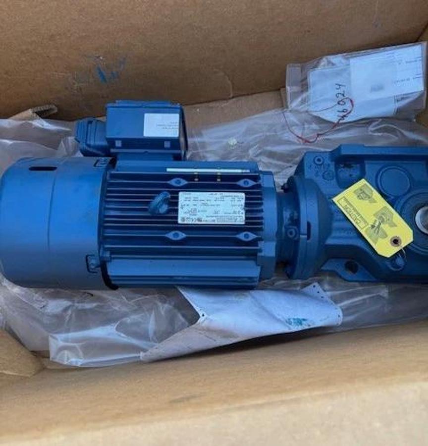 SEW-EURODRIVE GEAR MOTOR WA19 MOD K47DRE100L4BE5HR/ASB4/TH 1735 TO 164 RPM 3 HP