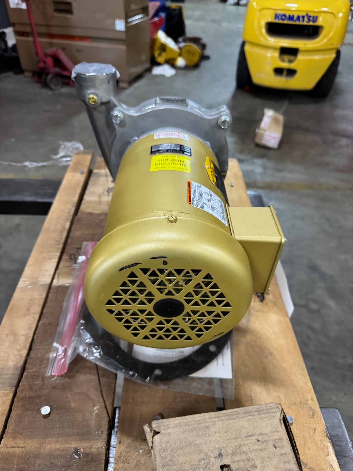 OAK SERVICES CONDENSATE PUMP VA12 MODEL AR667 X 5,P,6 SER 9028 1.5" THD SS BODY
