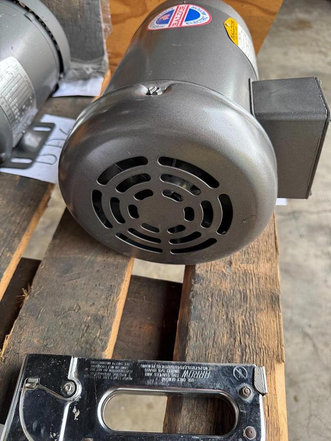 BALDOR MOTOR DD7 3 HP MODEL WM3559 3450 RPM 230/460 V 3 PH 8.1-7.6/3.8 AMP FR 5