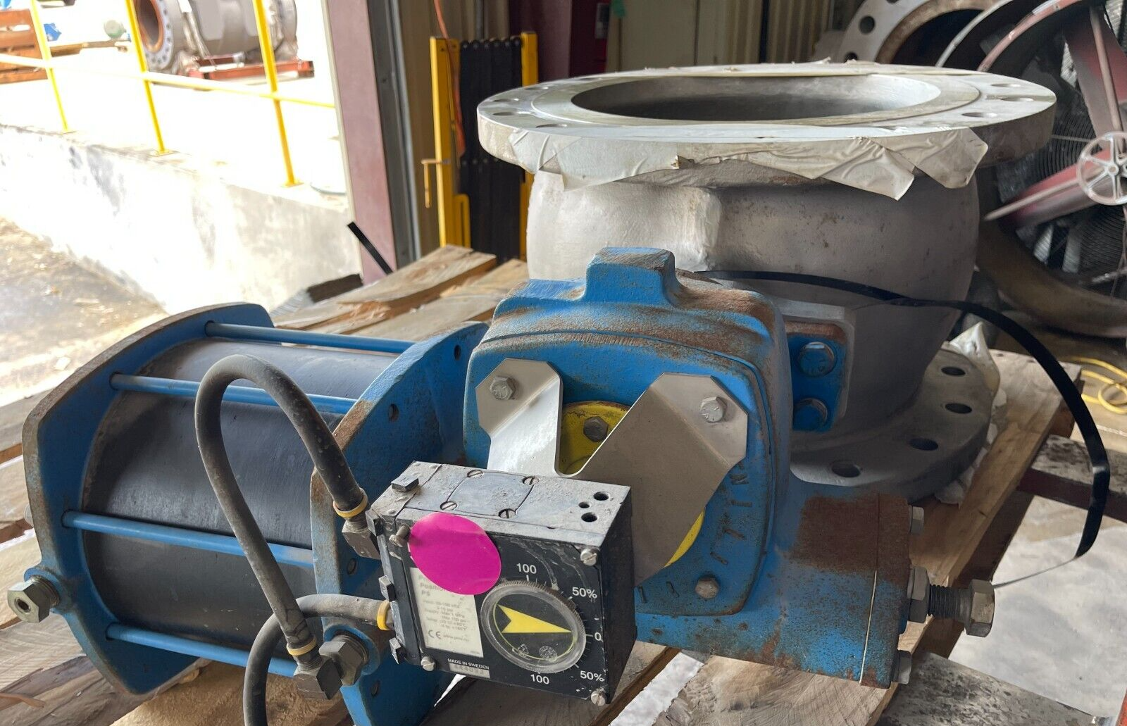 16" 150 FP V PORT CONTROL BALL VALVE 316 SS BODY AND BALL DEZURICK WITH ACTUATOR