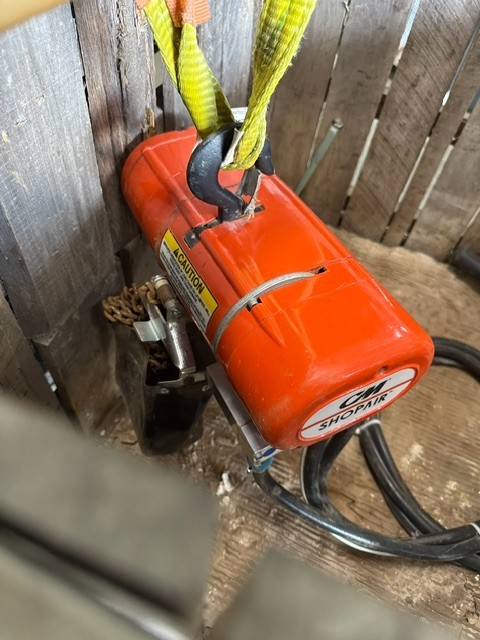 Used Shopair Pneumatic Hoist 1/2 Ton CM 2YS9