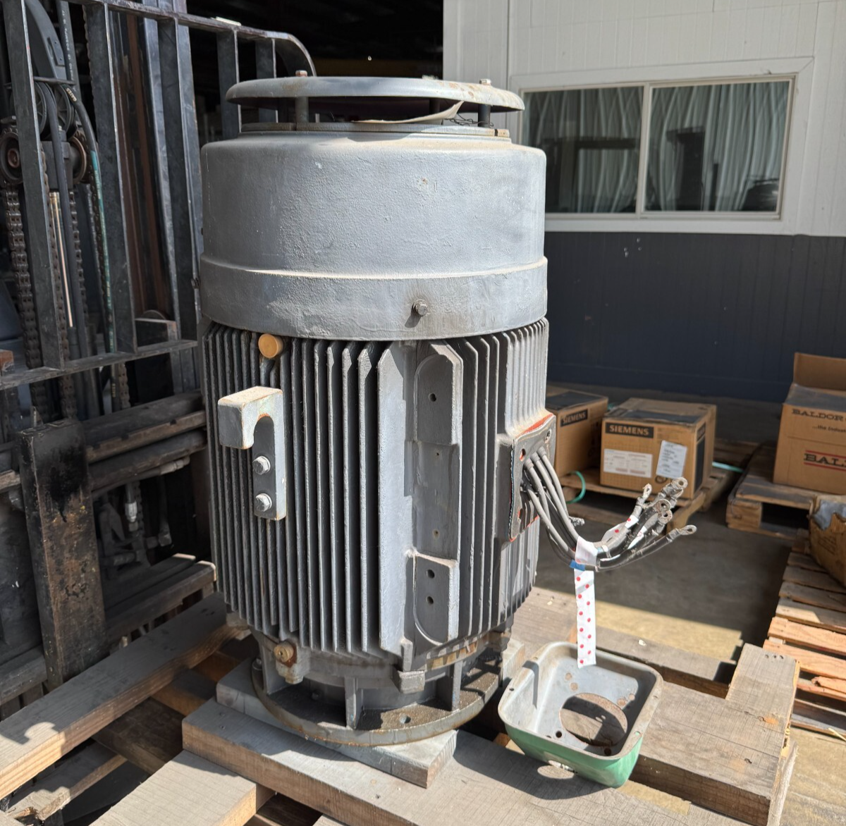 SIEMENS MOTOR B 100 HP MODEL RGZVMTSD 1775 RPM 460 V 118 AMP 3 PH FR 405HP