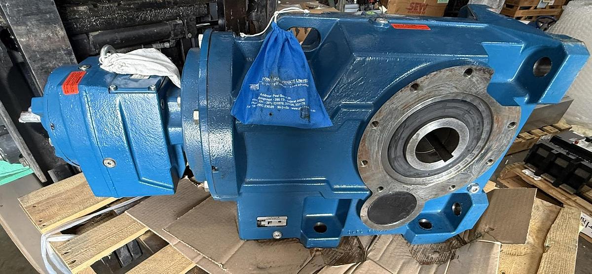 Refurbished RADICON Combined High-Ratio Gear Reducer Assembly MODEL K1052280BRN / M07226.3NRN