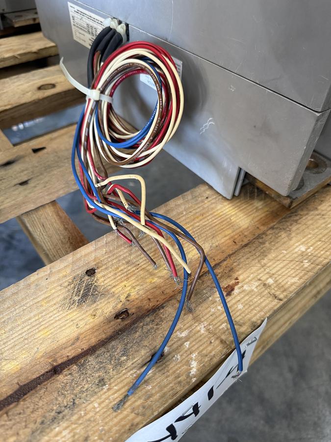 Refurbished GE 1600 AMP Power Break I Breaker MODEL TPY5616 2YY2 2YY3 1600A TRIP FULL SZ FRAME CAT TPY5616 TRIP PLUG AND AUX A B 24VUVR