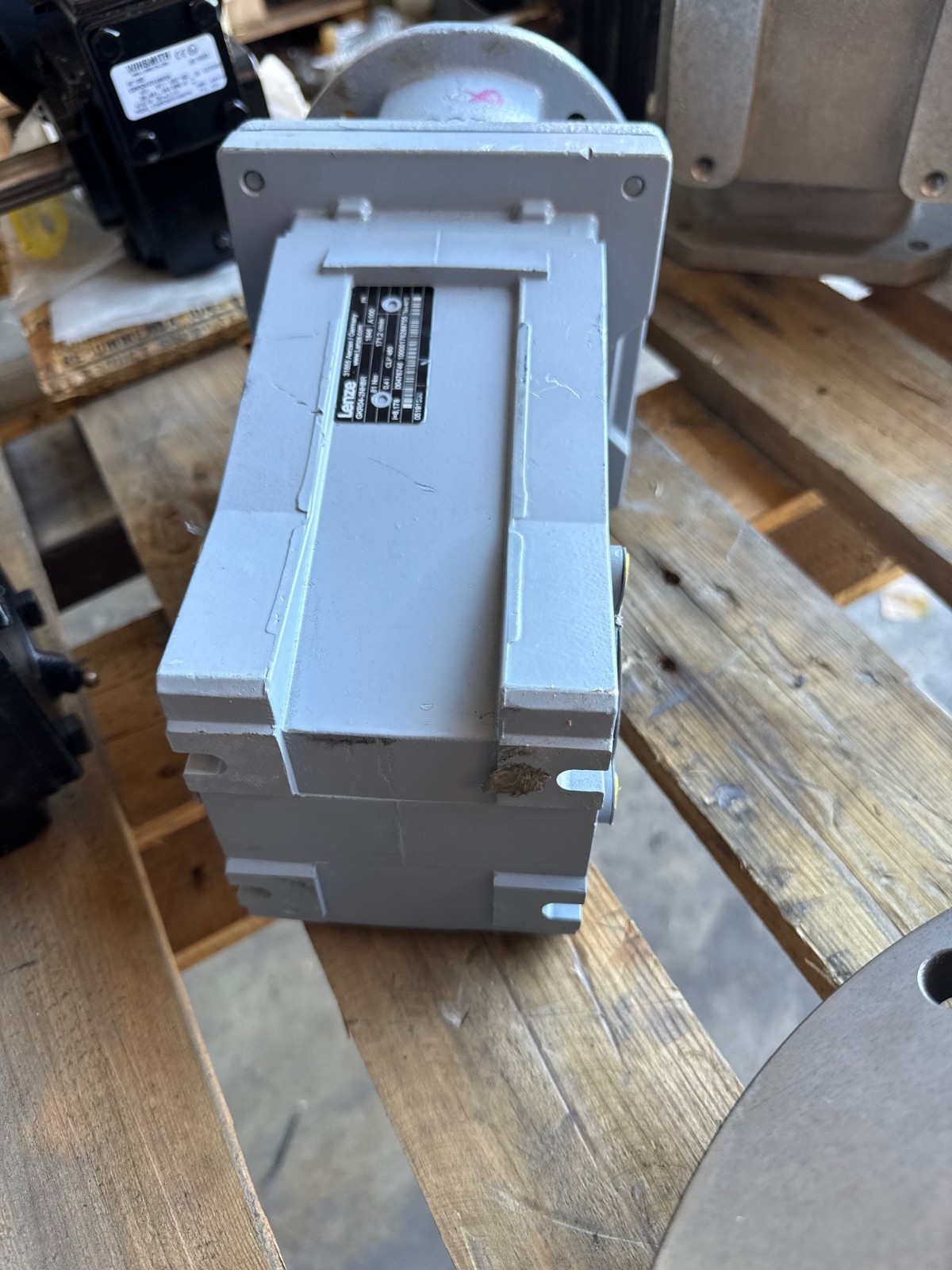 LENZE GEAR REDUCER 1XVG 1XVI MOD GKR04-2NHBR 81NM 171 R/MIN .41 CLP460