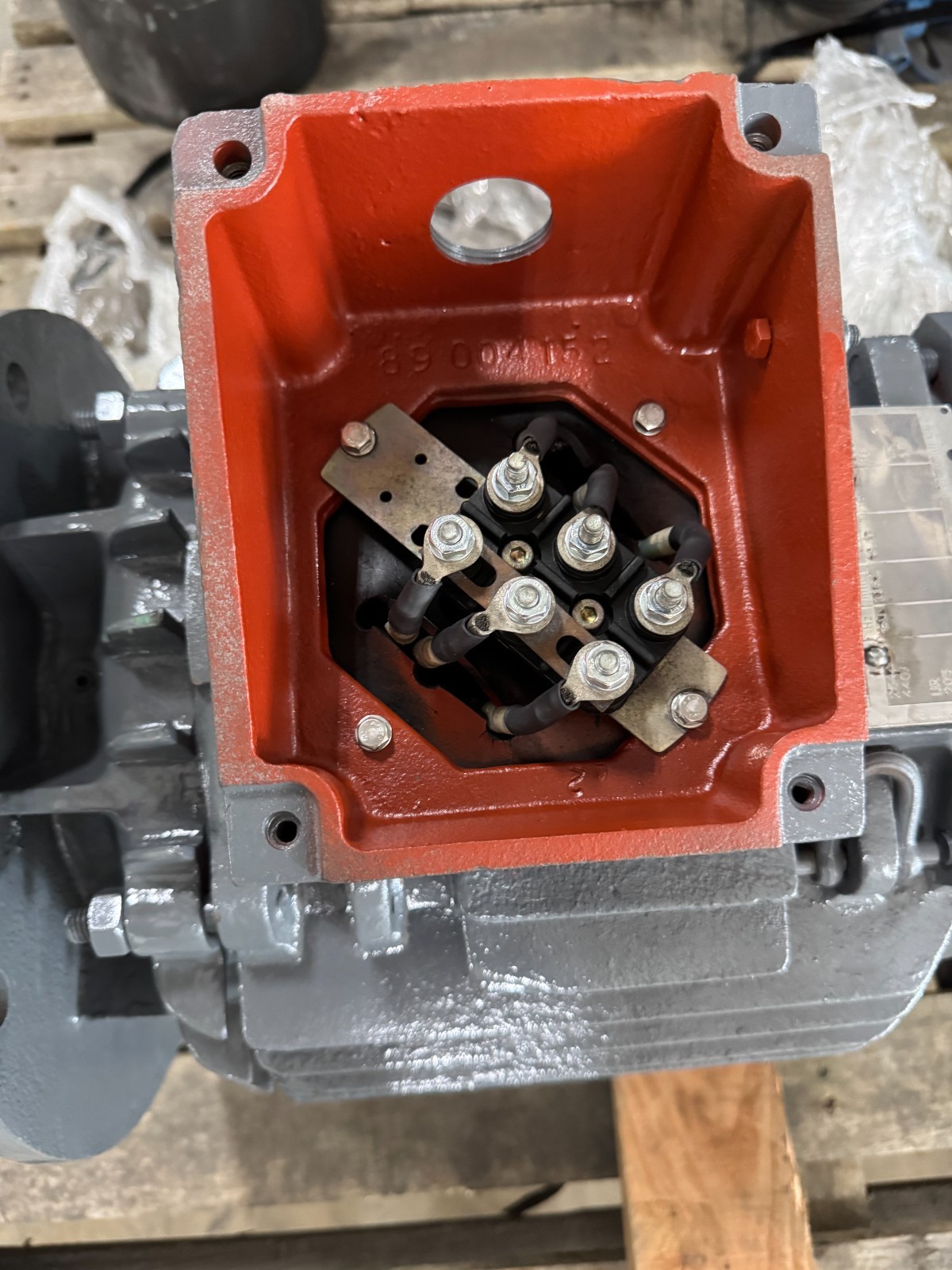 PATAY CRANE MOTOR Y1 Y2 7 HP MODEL FLSB 160M6 B5 1200 RPM 254/440 V 3PH 42/20AMP