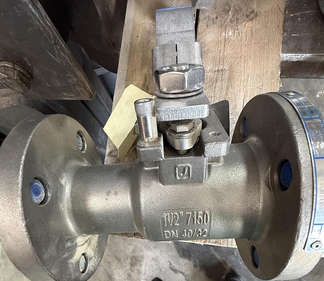 JAMESBURY 11/2" 150 RF BALL VALVE RP FIG # 11/2" 7150313600XTZ2 316 BODY