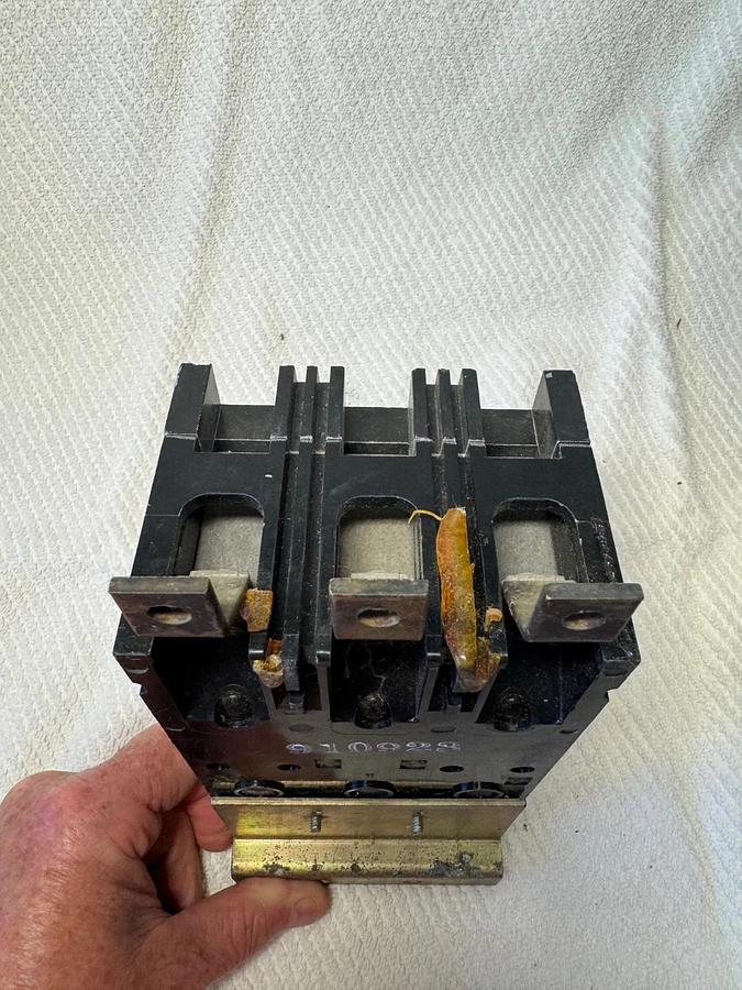 70 AMP WESTINGHOUSE POWER CURRENT LIMITING CIRCUIT BREAKER  ZZ2  600 V 3 POLE