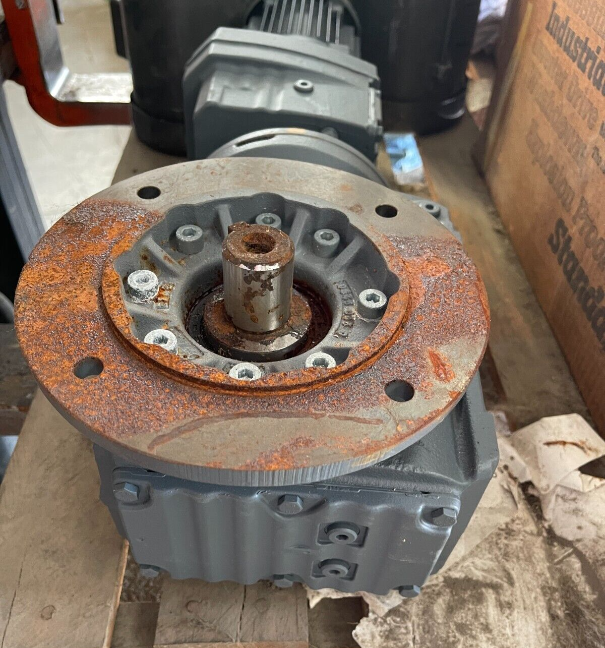 SEW EURODRIVE GEAR MOTOR KAF47 R37 DR63M4 .18 KW 240-266/415-460 V 1320-1620 RPM