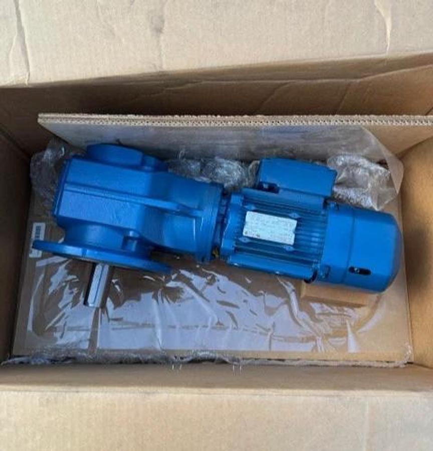 SEW-EURODRIVE GEAR MOTOR WA20 21 MOD KF67DRE80M4BE1HF 1740 TO 16 RPM 1 HP 460 V