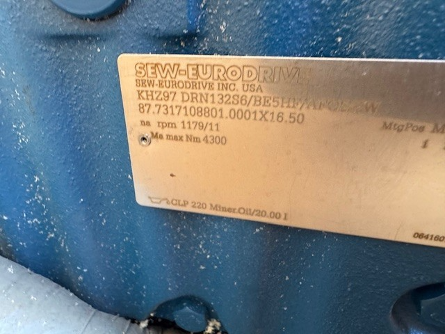 SEW-EURODRIVE GEAR MOTOR WA39 KHZ97 DRN132S6/BE5HF/AFQ5/2W 1179 TO 11 RPM 3 HP