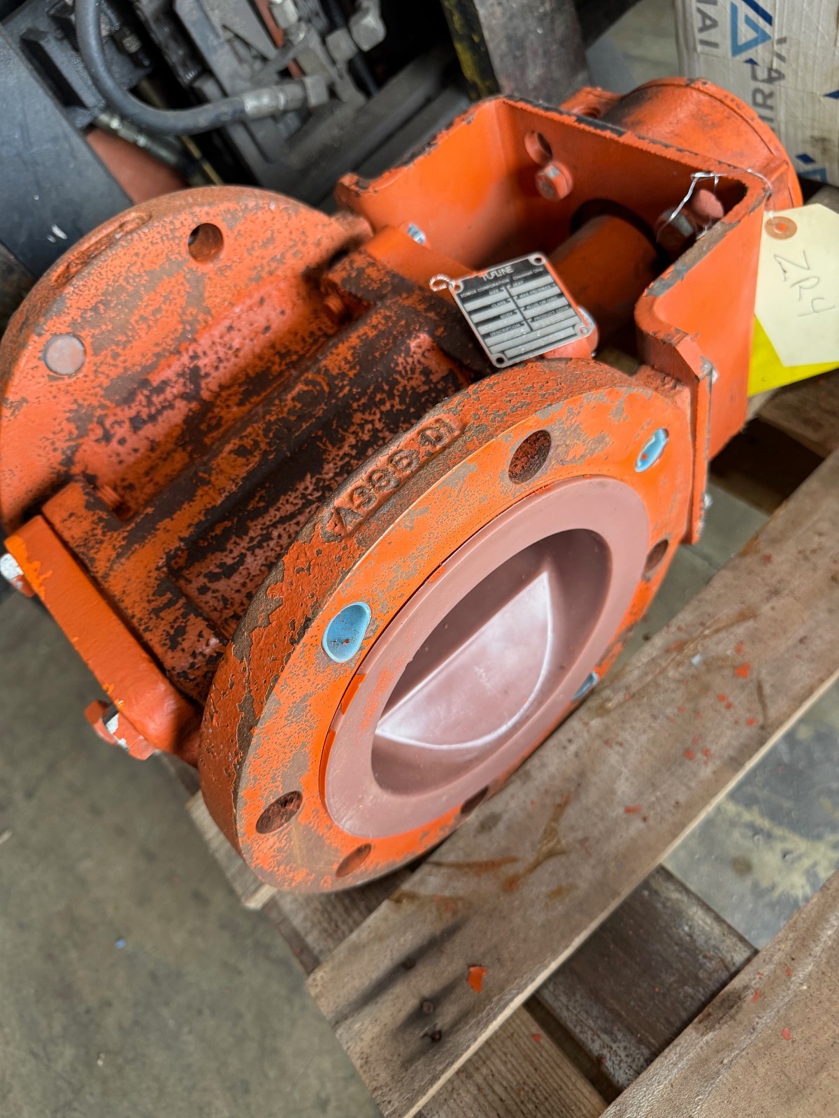 TUFLINE 6" 150 RF FP PFA LINED PLUG VALVE ZR4 CAT  W GEAR OPERATOR