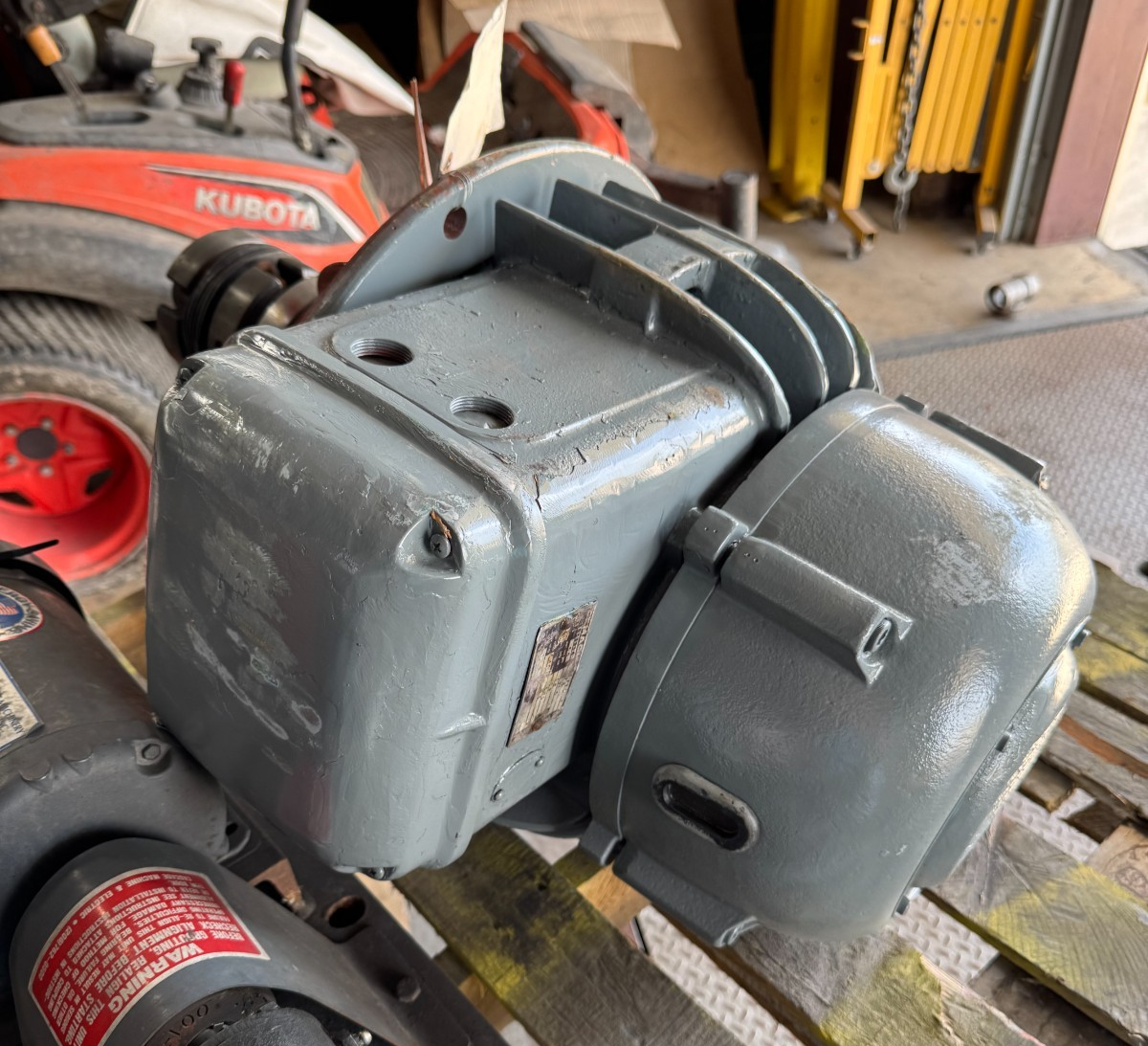DEMAG CRANE MOTOR 13 HP OO1 MODEL 1953034 1710 RPM 440 V 3 PH 60 HZ 24/14 AMPS