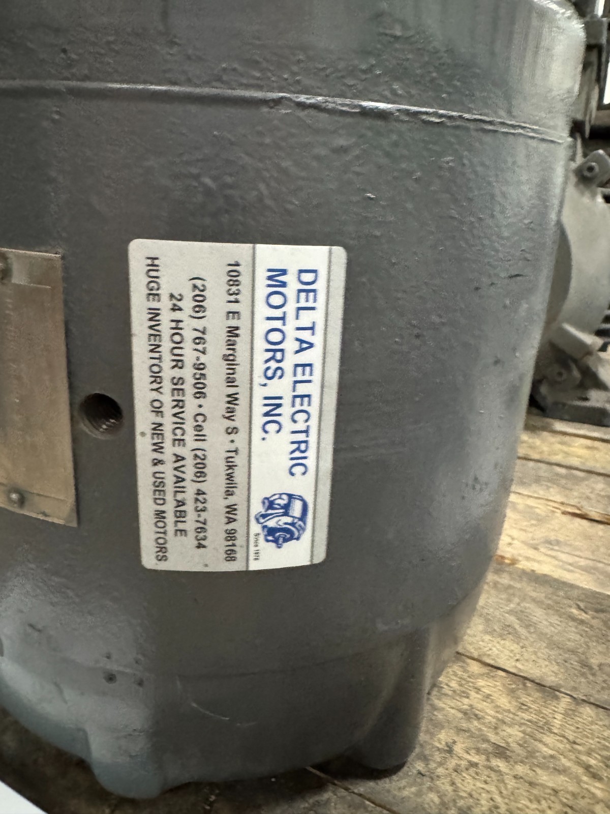 LOUIS ALLIS MOTOR V1 1.5 HP MODEL 5282520170 860 RPM 440 V 3 PH 4 AMP F 213C