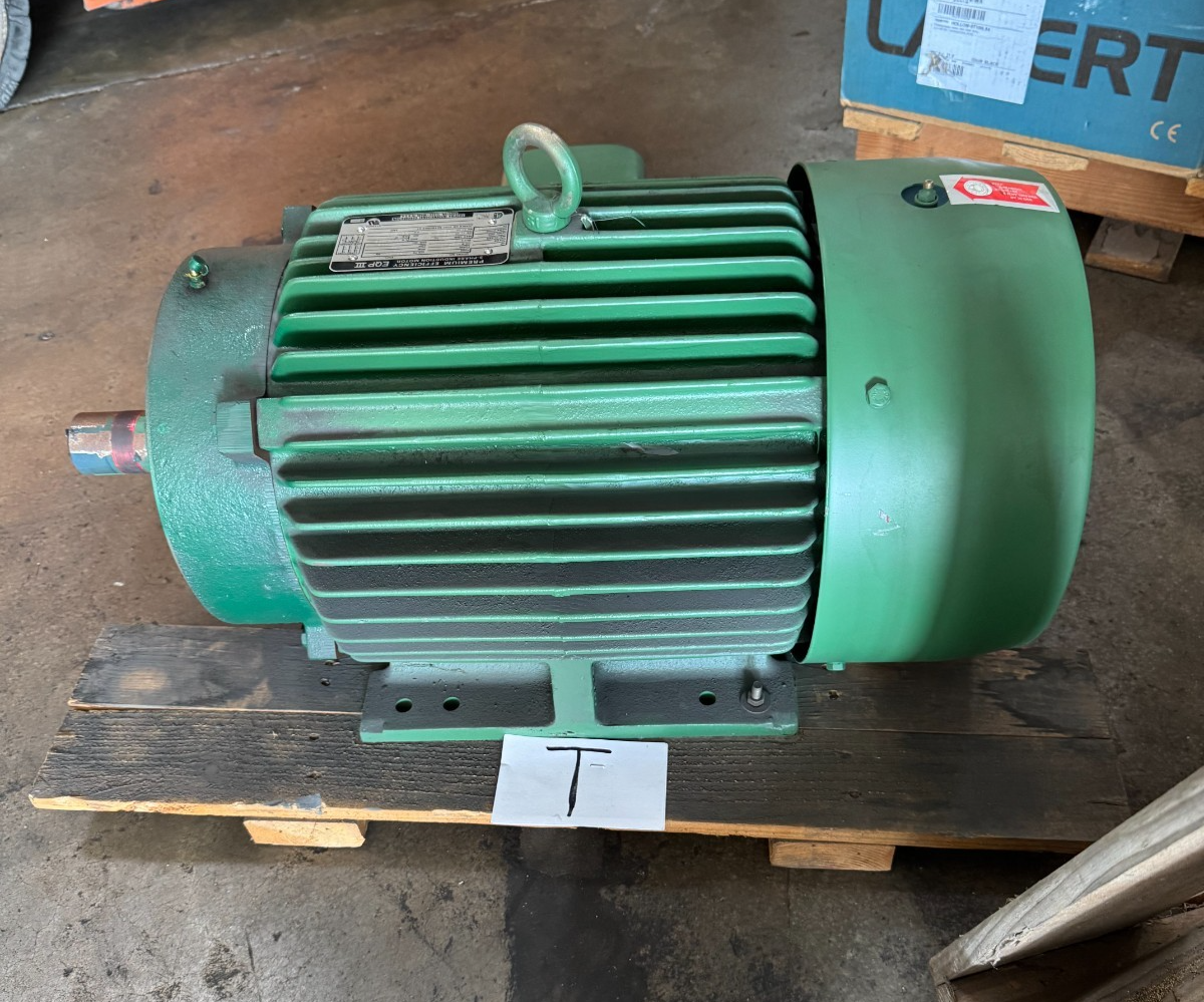 Toshiba MOTOR T 30 HP BO304FLF3UM11 EQP III 1170 RPM 230/460 V 4 POLE 72/36 AMP