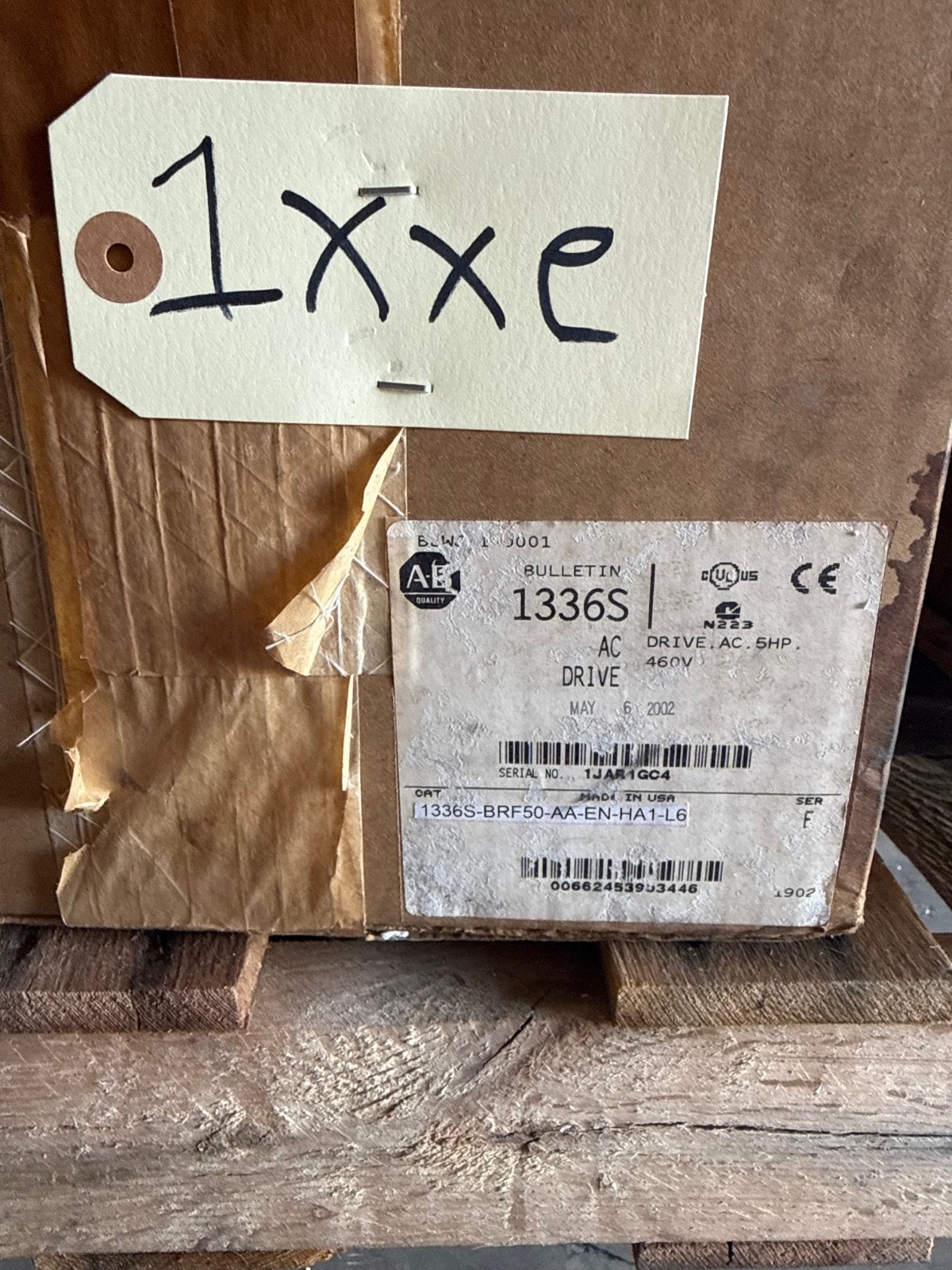 ALLEN BRADLY AC MOTOR DRIVE 1XXE MODEL 1336S-BRF50-AA-EN-HA1-L6 5 HP 460V