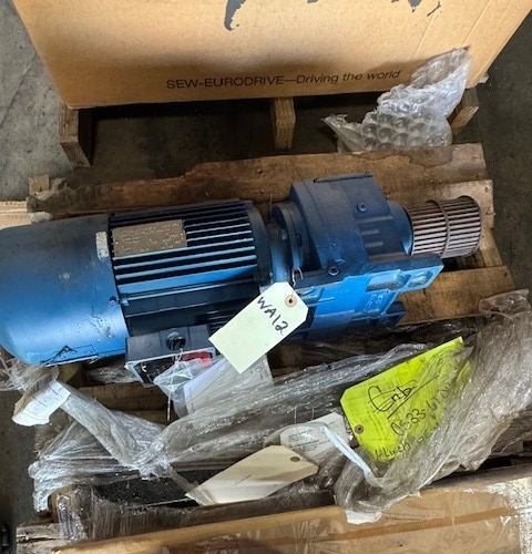 SEW-EURODRIVE GEAR MOTOR WA 13 MOD KF47DRE90LABE2HR/ASB4/TH 1740/ 127 RPM 2 HP