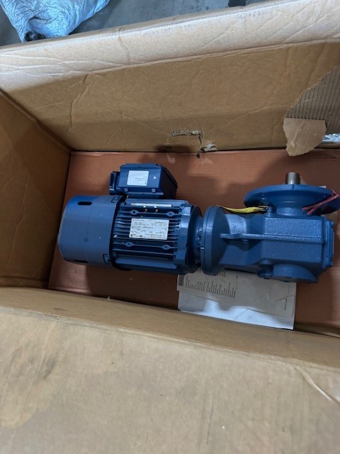 SEW-EURODRIVE GEAR MOTOR WA14 MOD R77DT90S4BMG2HRTHACC4 1740  TO 5-30 RPM 2 HP