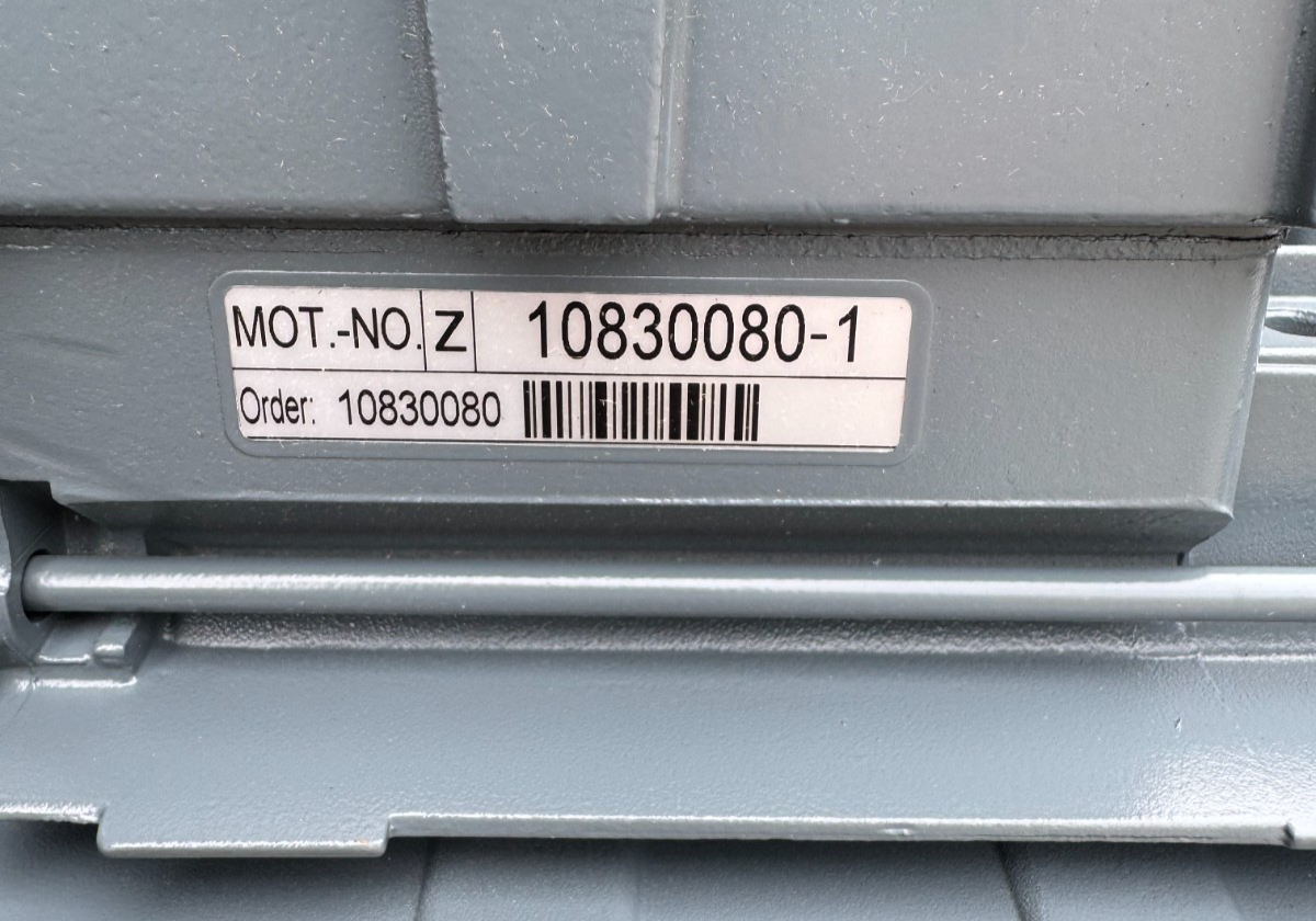 Bauer Gear Motor EE MODEL BG30-11/D09XC84-SL-S/ES00A8/AV 840/1680 TO 33.5/67 RPM